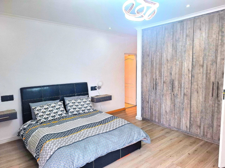 4 Bedroom Property for Sale in Welgelegen 3 Western Cape